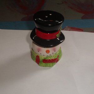 Salt pepper shakers stackable snowman